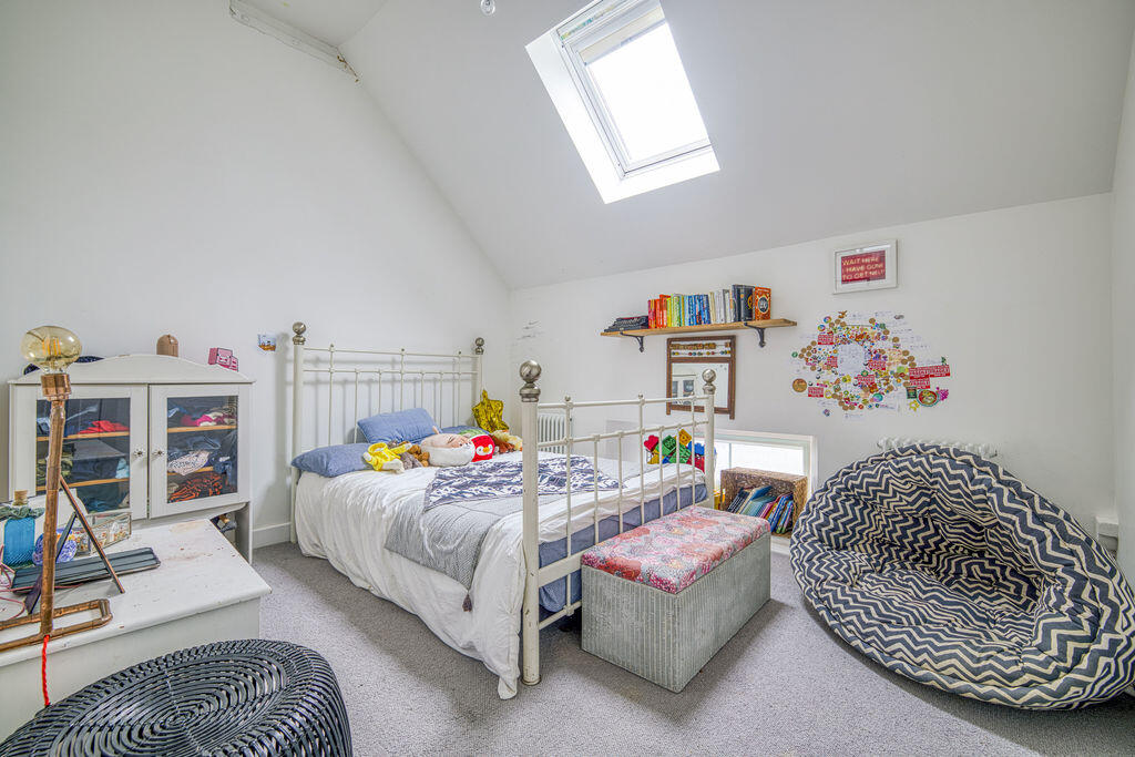 Additional image 16 of Unique 6 bedroom detached property on Bruton High Street