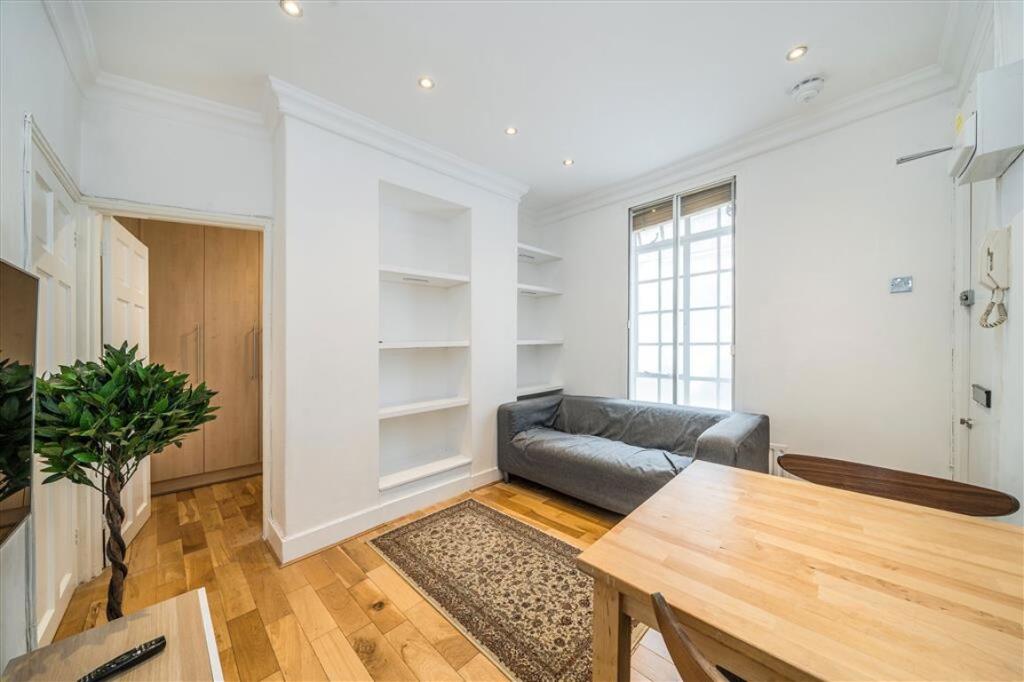 Apartment in London - View 3