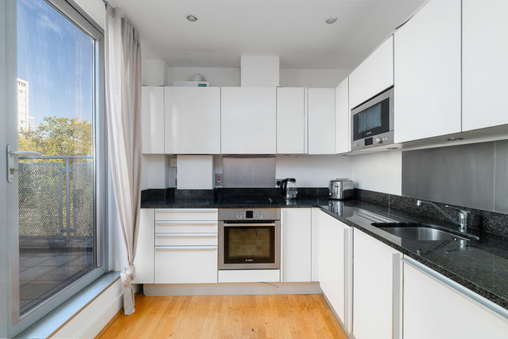 24 Bartholomew Square, London, EC1V photo 4