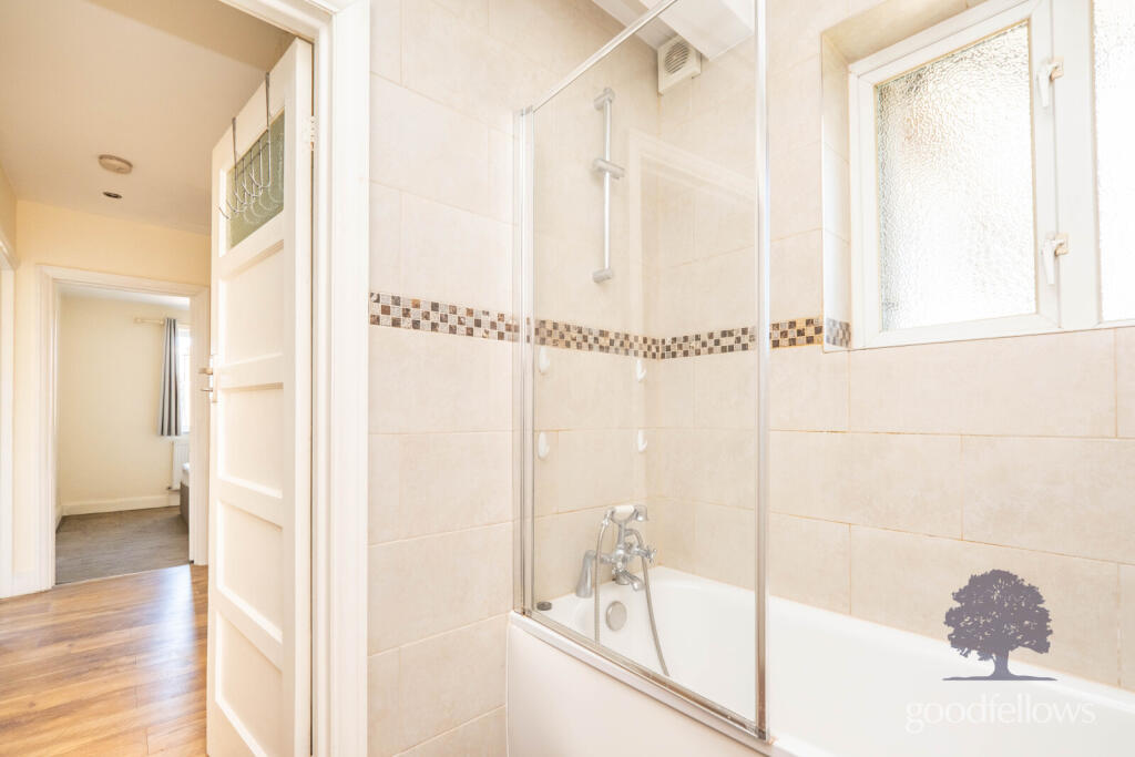 Apartment in Sutton - More