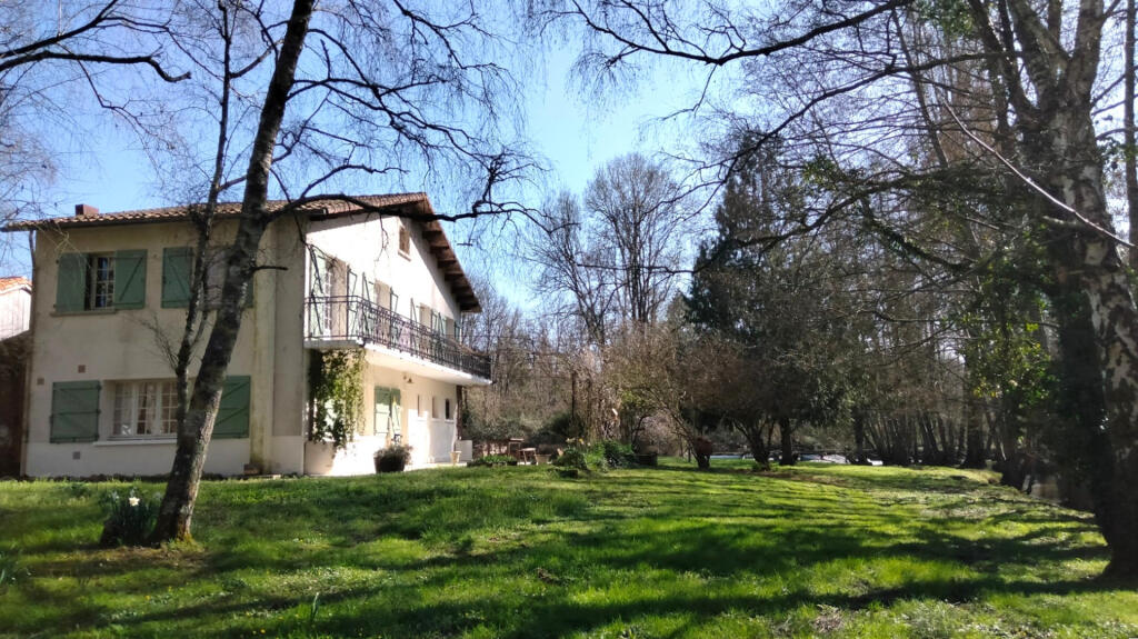 Main image of property: Poitou-Charentes, Charente, Alloue