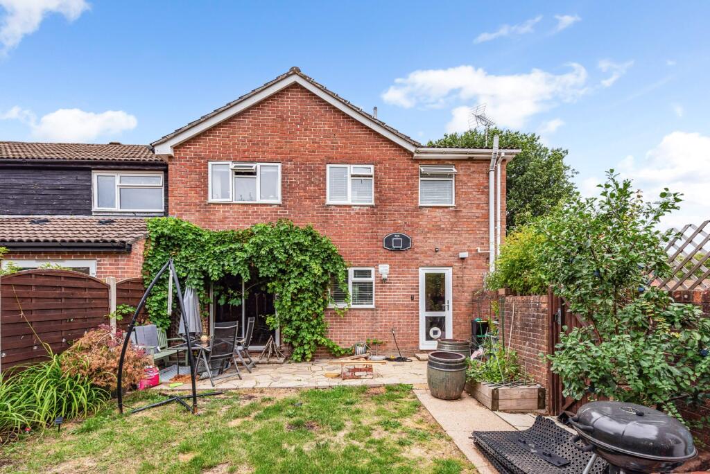 House in East Hampshire, Petersfield - More