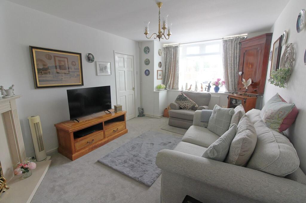 House in Oadby and Wigston, Leicestershire - More