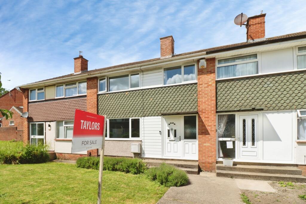 3-bed terraced on Chavenage, Kingswood, Bristol, BS15, £290,000