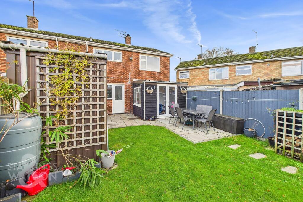 3-bed terraced on St. Marys Drive, Diss, £225,000