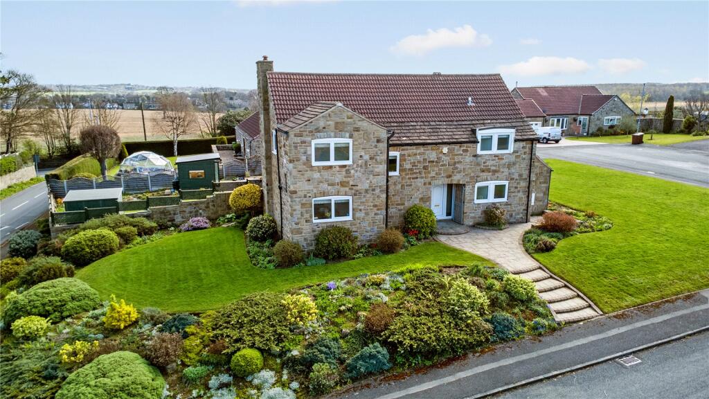 Main image of property: Martin Grove, Sandal, Wakefield, WF2