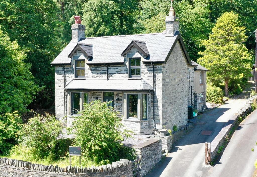 5-bed detached on Betws Y Coed, £495,000