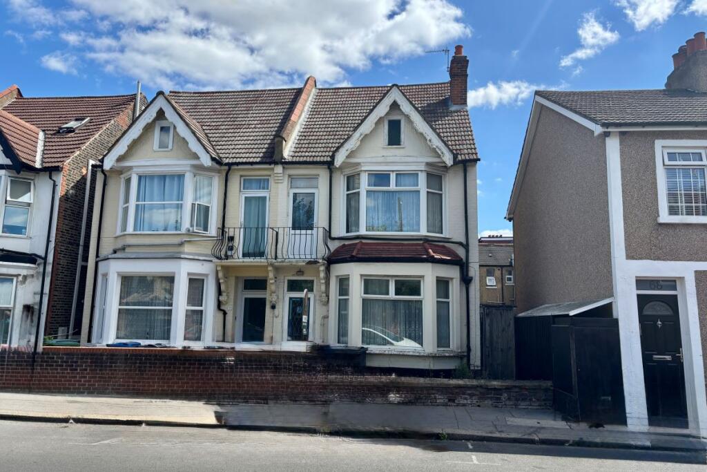 Main image of property: 70 Bensham Lane, Croydon, Surrey, CR0 2RY