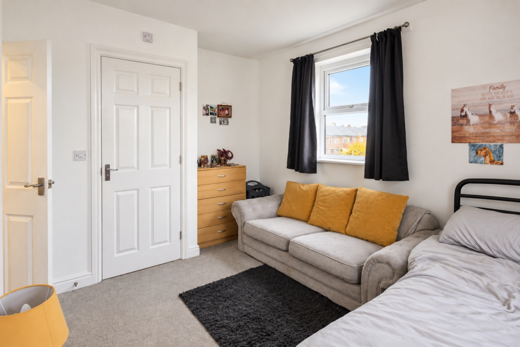 Apartment in Plymouth - View 4