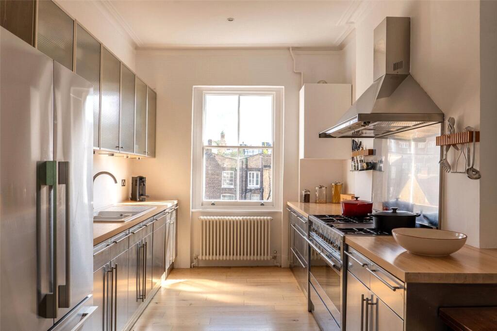 Apartment in London - More