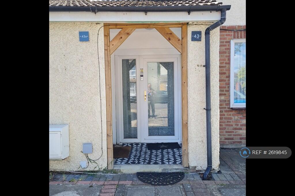 Main image of property: Willow St, Romford, RM7