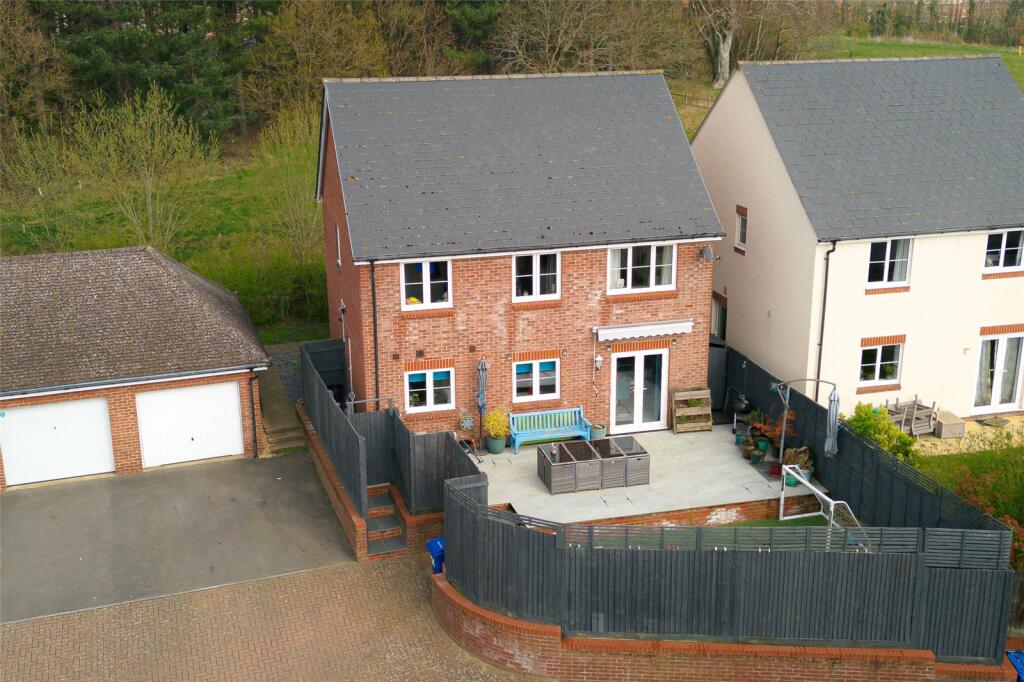 Main image of property: Spoonbill Rise, Bracknell, Berkshire, RG12