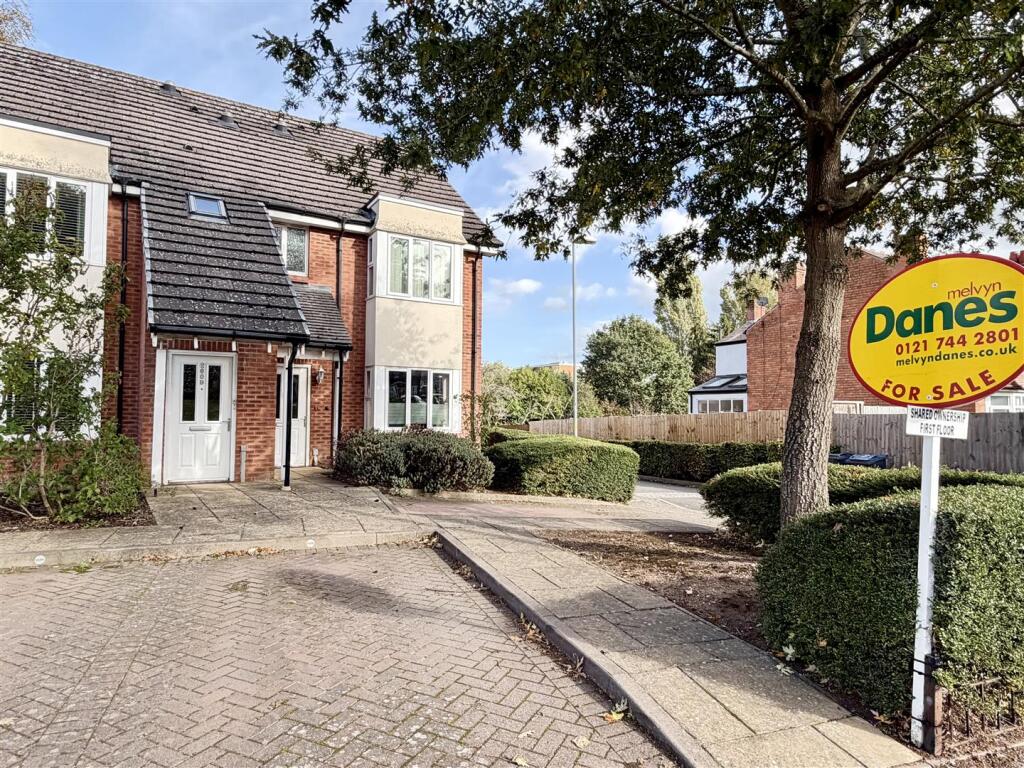 2-bed flat on Priory Road, Hall Green, Birmingham, £67,600