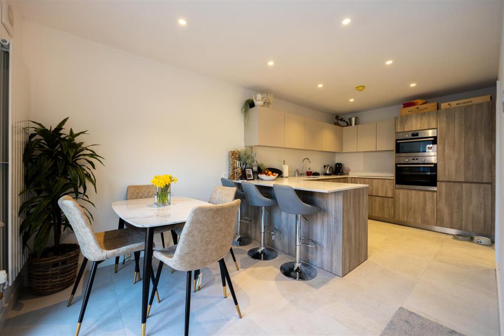 House in Stockport - View 4