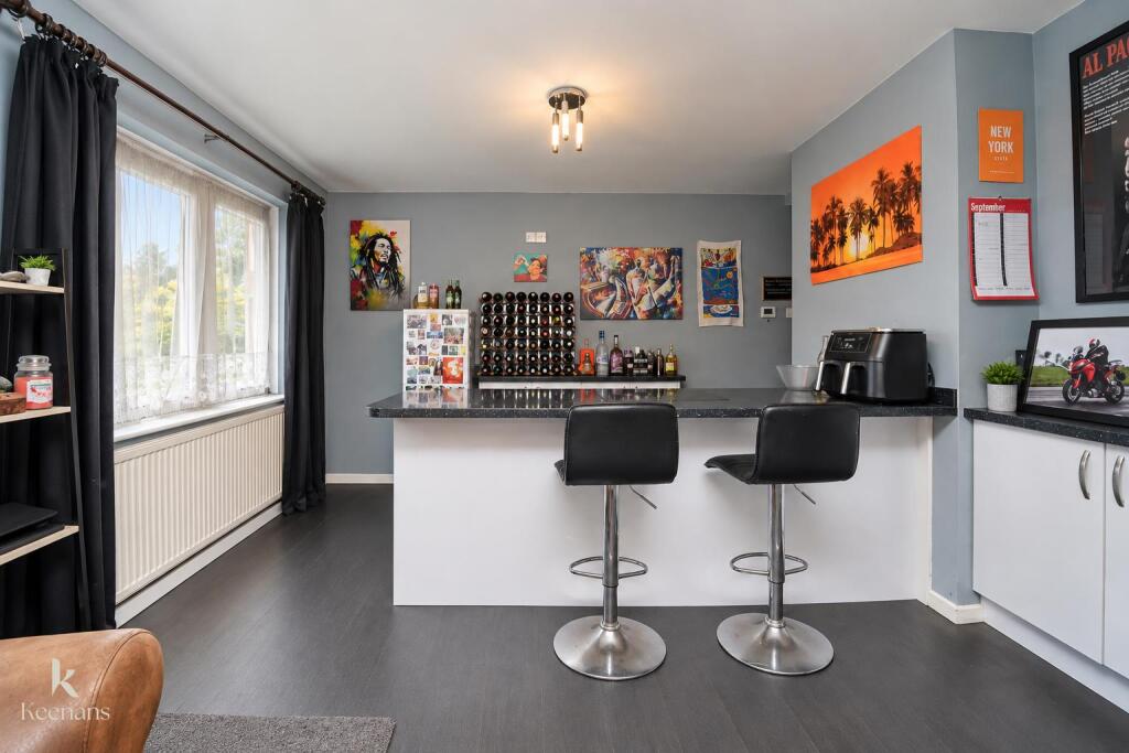 Apartment in Salford, Greater Manchester - View 3