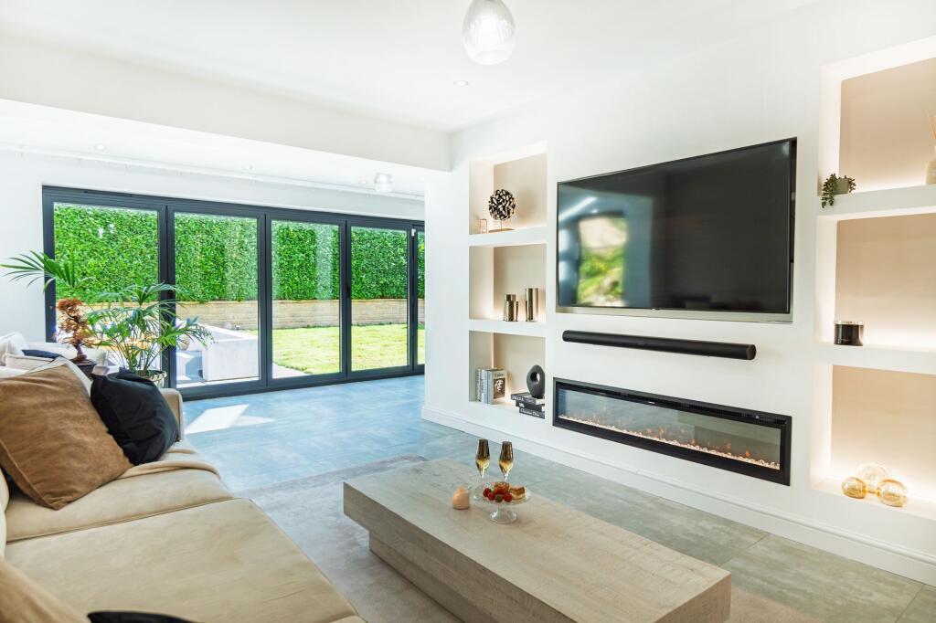 Discover you dream home at 7 Ross Court... photo 4