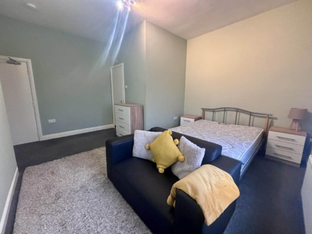 Main image of property: Victoria Road (room 2), Morley, Leeds
