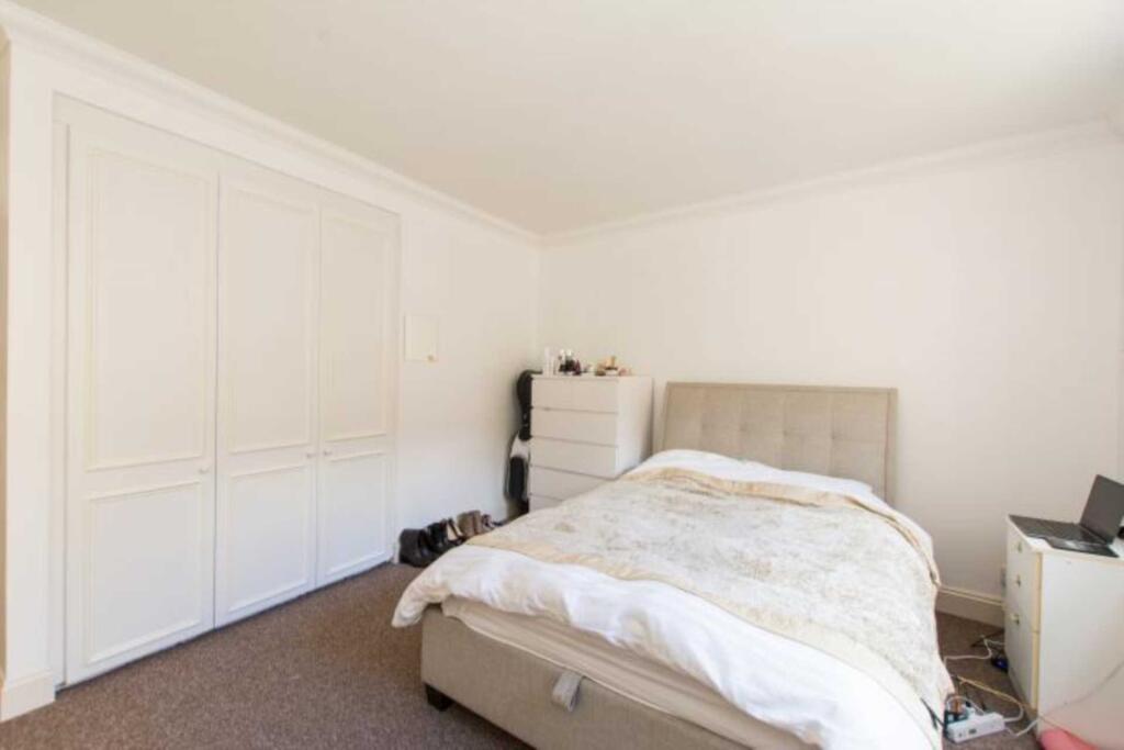 Apartment in London - More