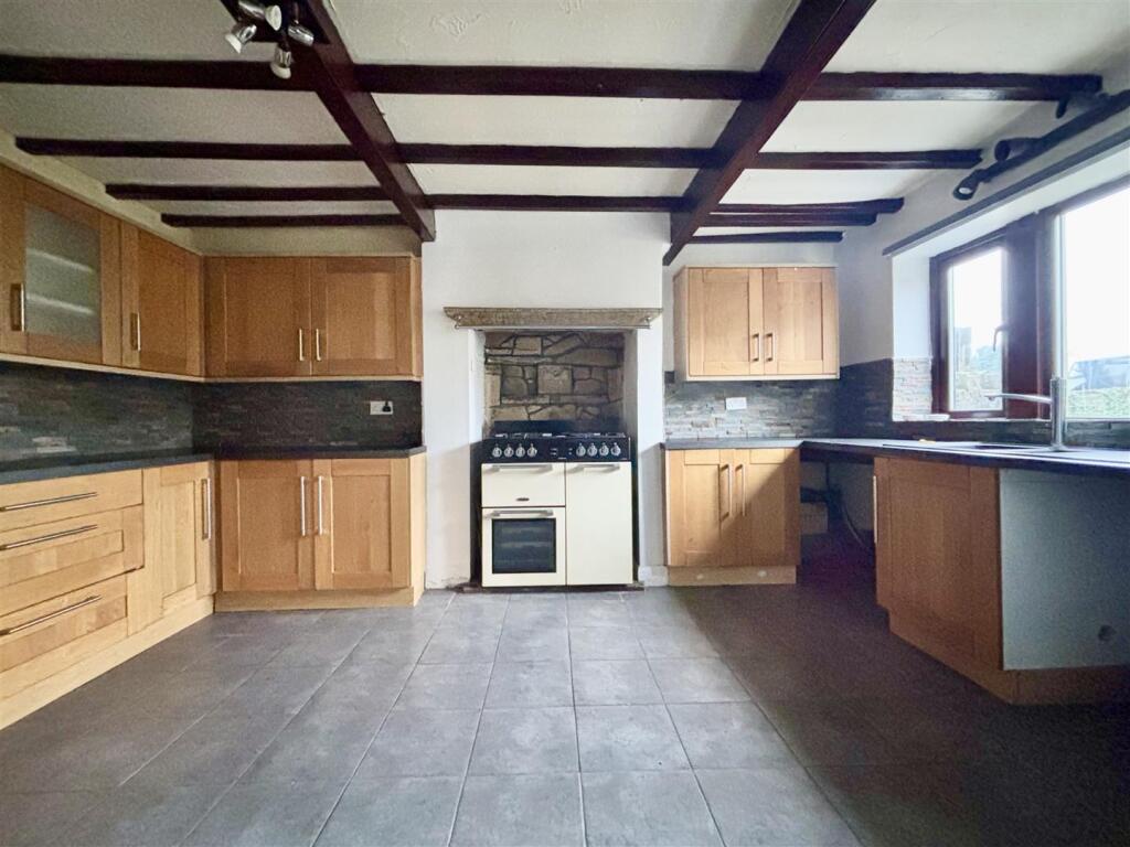 Additional image 2 of Breaks Fold, Wyke, Bradford