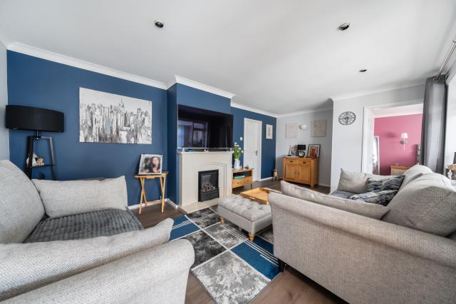 Clayhill Crescent, Newbury - View 6