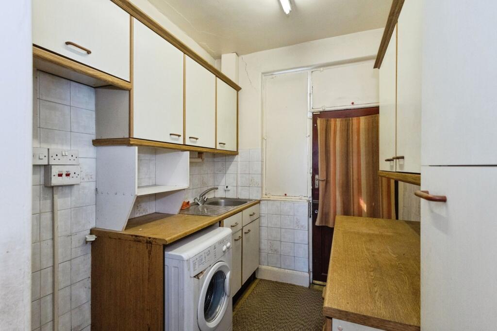 Montague Road, Ashton-under-Lyne, Greater Manchester, OL6 - View 5