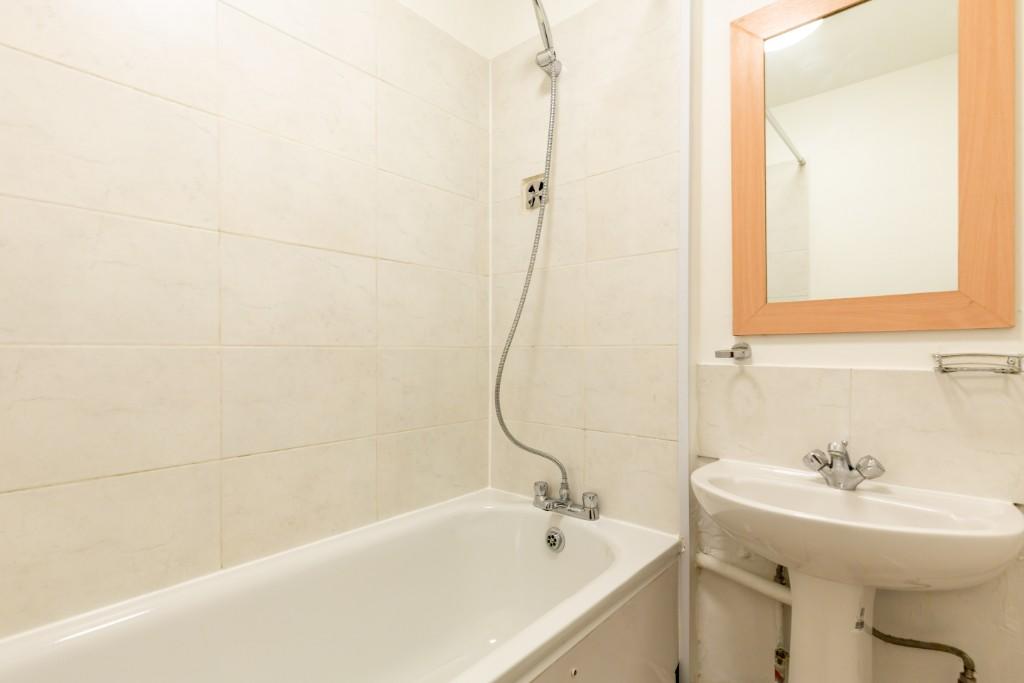 2 bedroom maisonette for rent