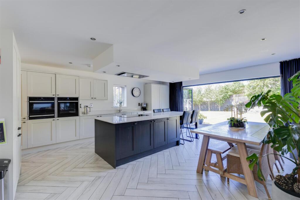 Craig Yr Eos Avenue, Ogmore by Sea, Vale of Glamorgan, CF32 0PF photo 4