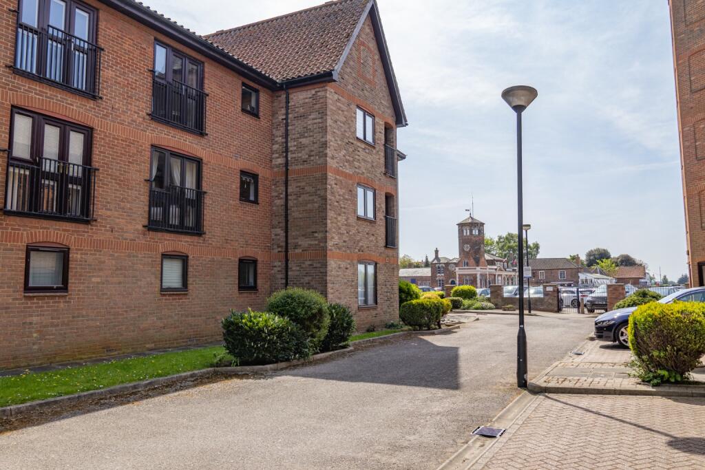 2-bed flat on Trinity Quay, Page Stair Lane, King's Lynn, Norfolk, PE30, £162,000