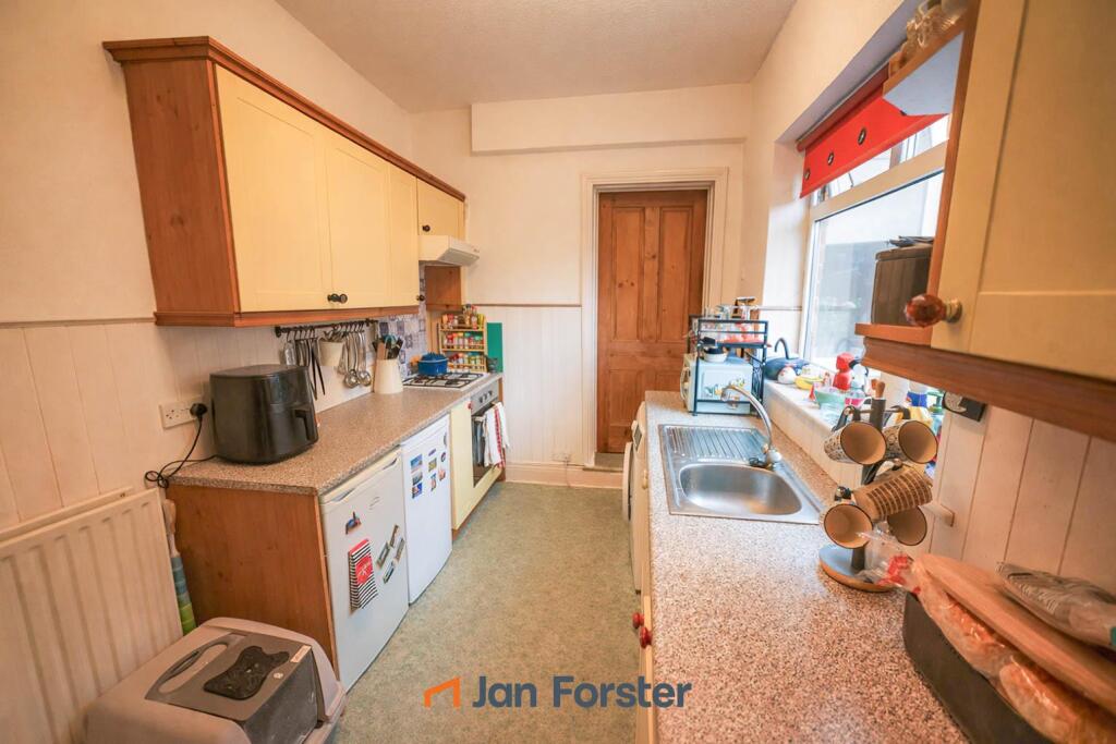Apartment in North Tyneside, North East - View 3