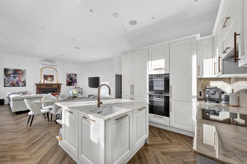 Apartment in London - View 3