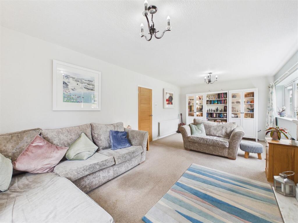 Tay Close, Dronfield Woodhouse, Dronfield photo 2