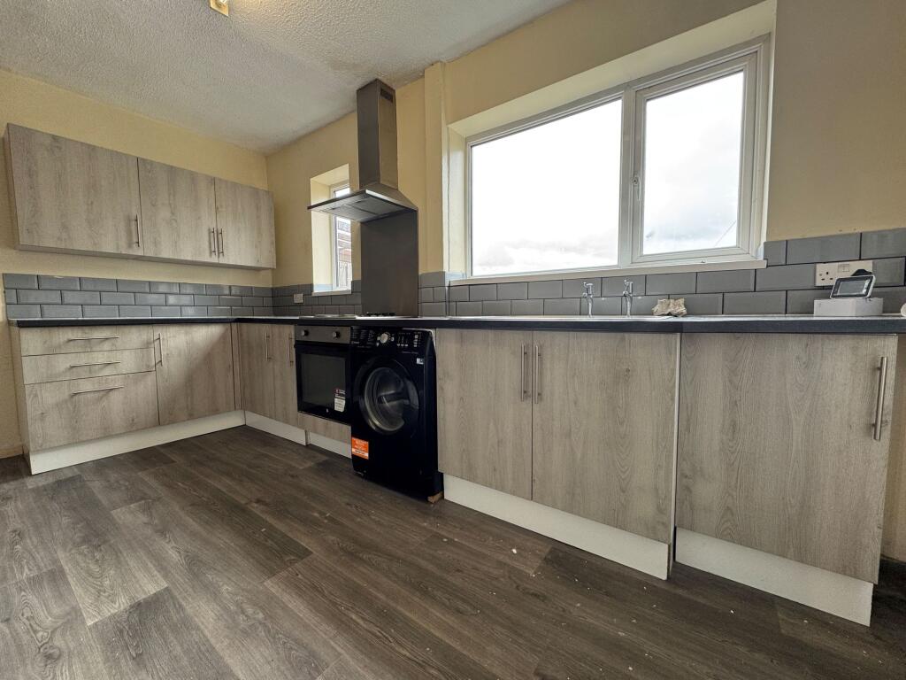 House in Wakefield, Shinwell, Upton and North Elmsall - View 2