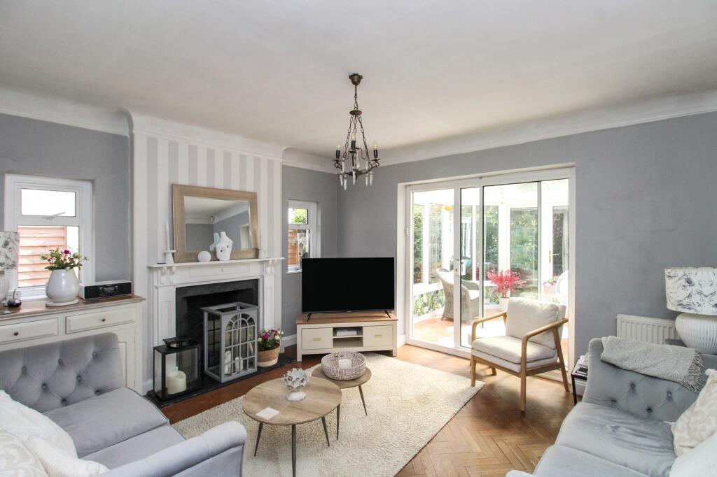House in Croydon - View 4