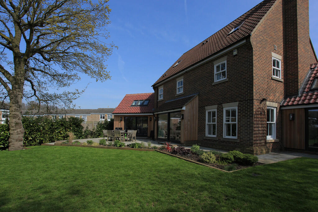 Cambridge Close, Stock photo 2