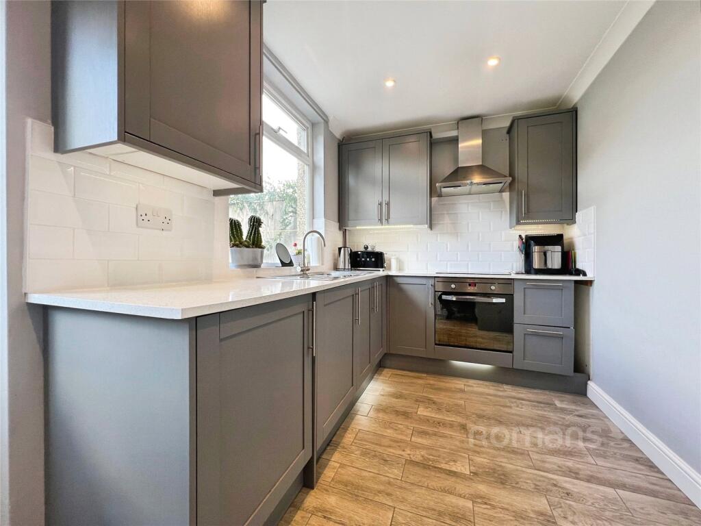 House in Rushmoor, North Town - View 5