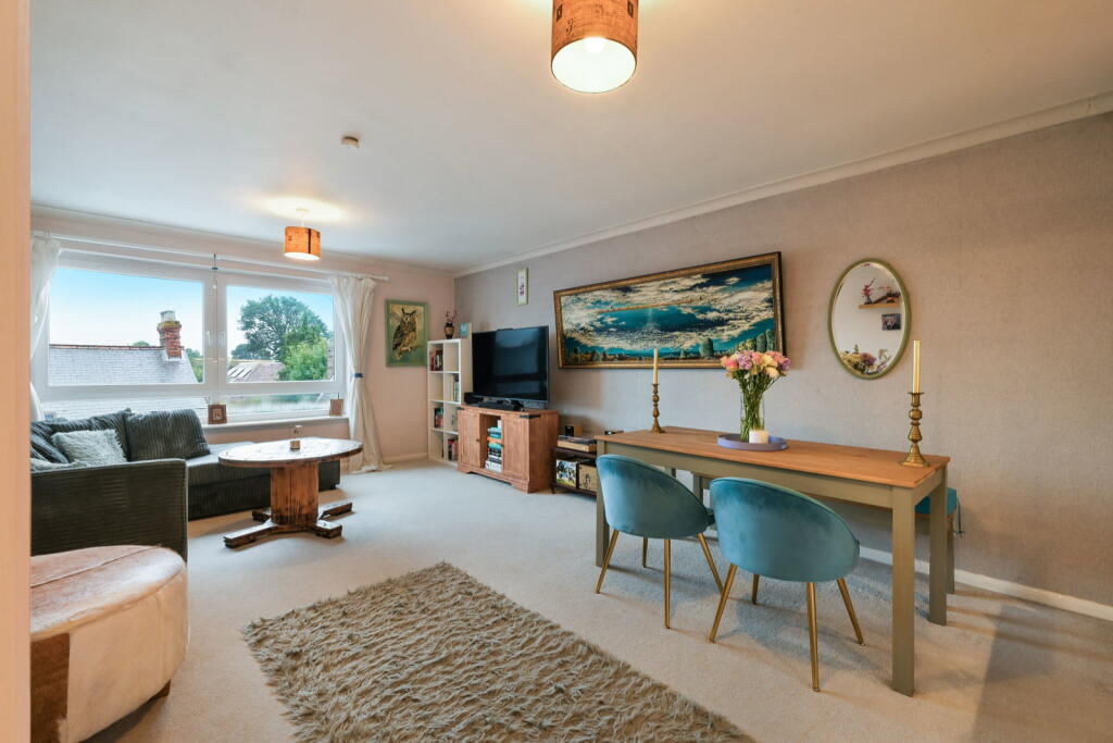 Apartment in Lingfield - View 5
