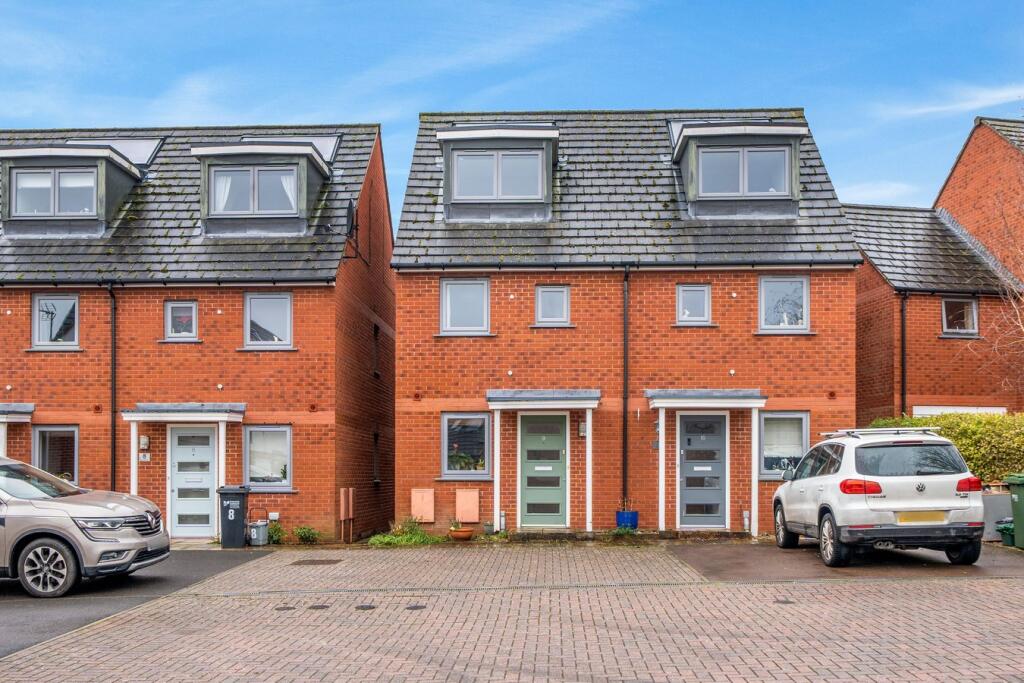 Main image of property: Graces Field, Stroud, GL5