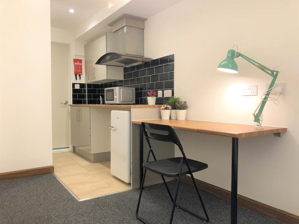 Studio flat for rent