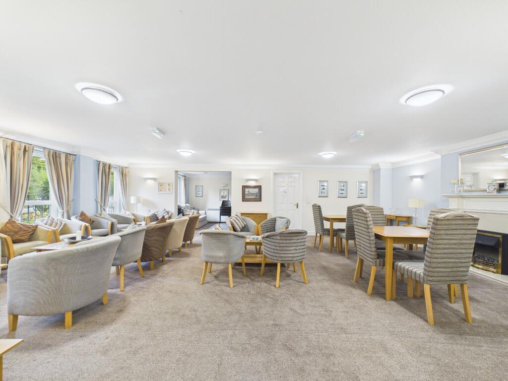 2 Roxburgh Park, East Kilbride, G74 photo 4