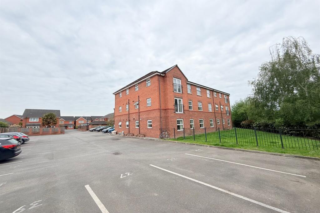 Main image of property: Poppyfields, Great Sankey South, WA5 1BZ