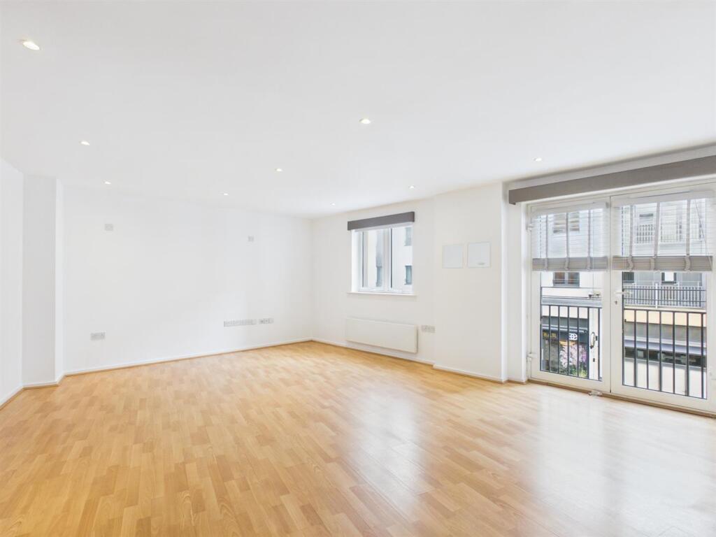 Apartment in Leamington Spa, Milverton, Royal Leamington Spa - View 2