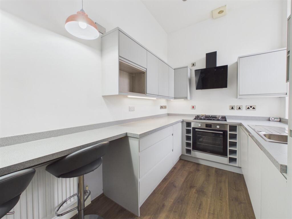 Apartment in Sheffield, South Yorkshire - View 4