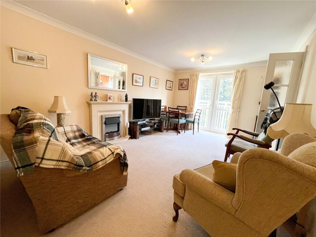 Warburton Court, High Street, Uppermill, Saddleworth, OL3 photo 2