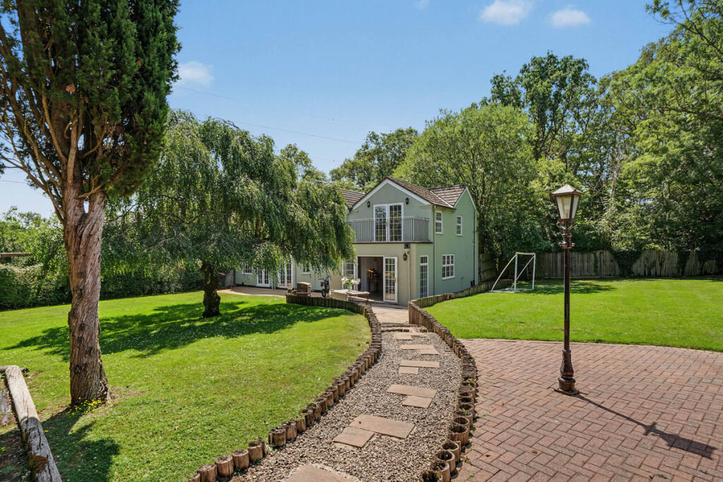 Main image of property: Wards Cottages, Aldenham, WD6