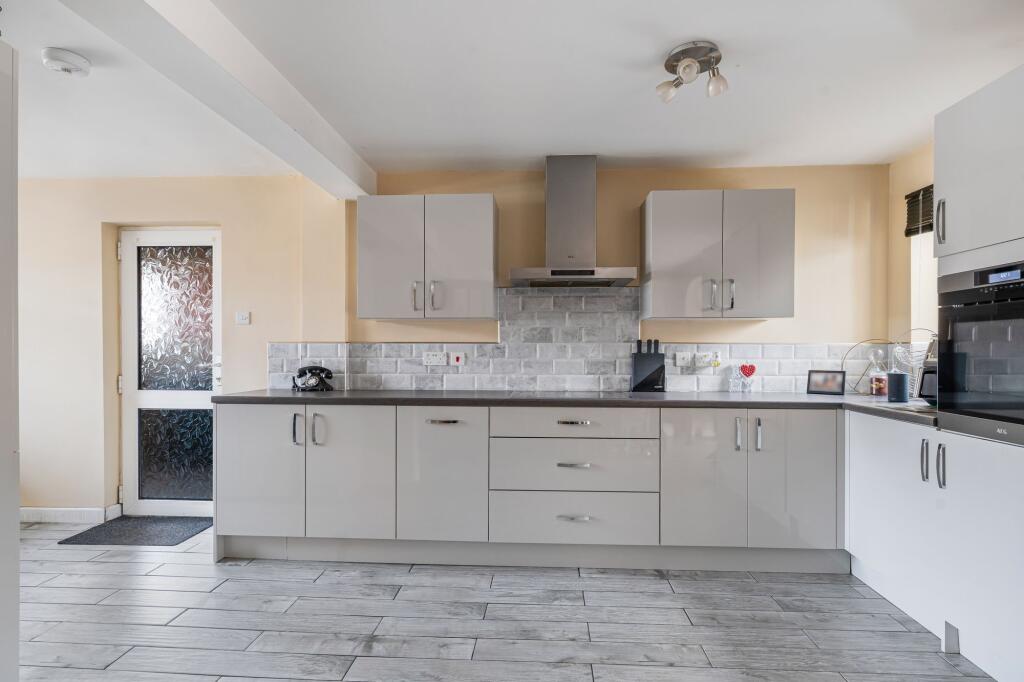 Pinnegar Way, Swindon, SN3 photo 2