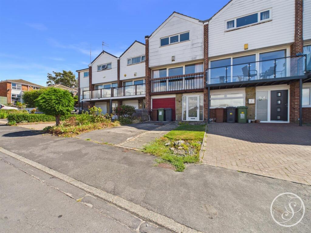 Main image of property: Dale Park Walk, Leeds