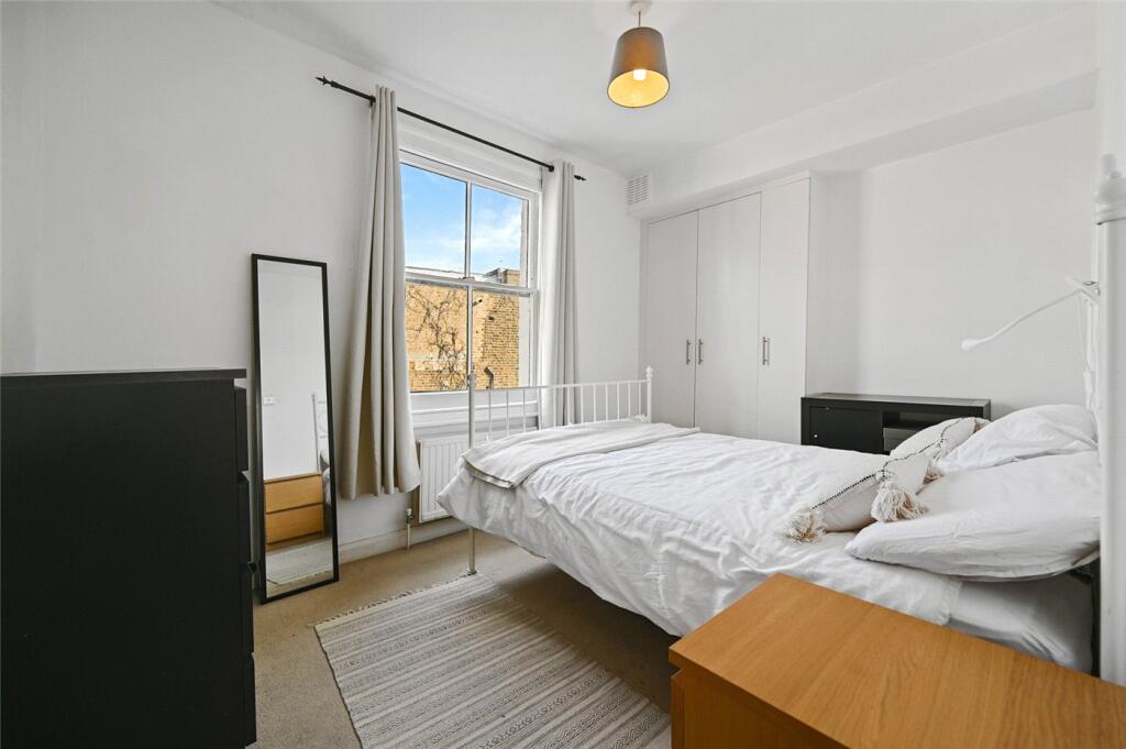 Apartment in London - View 5