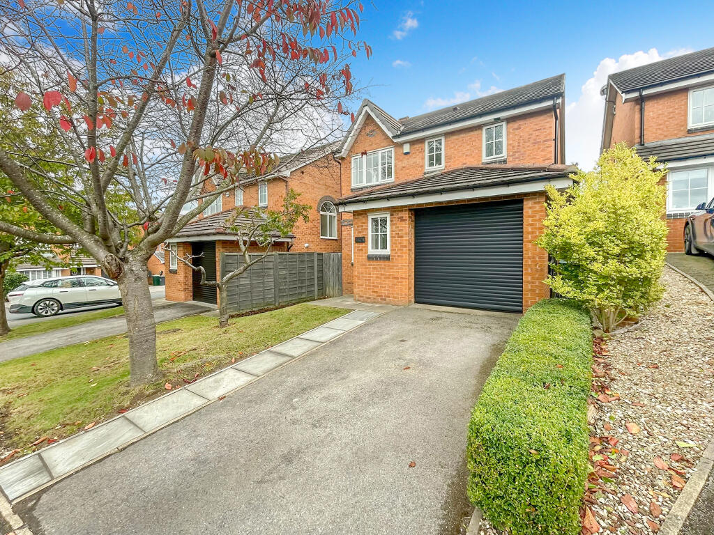 3-bed detached on All Saints Close, Clayton West, Huddersfield, Kirklees, £375,000