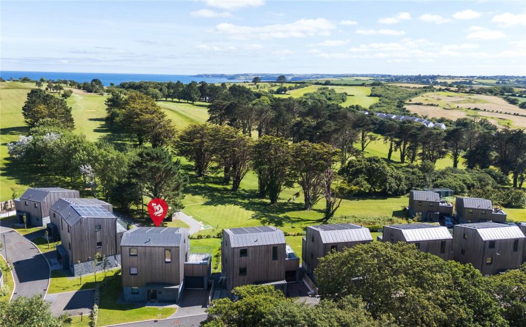 4-bed detached on 4, The Green, Goldenbank, Falmouth, Cornwall, TR11, £1,000,000