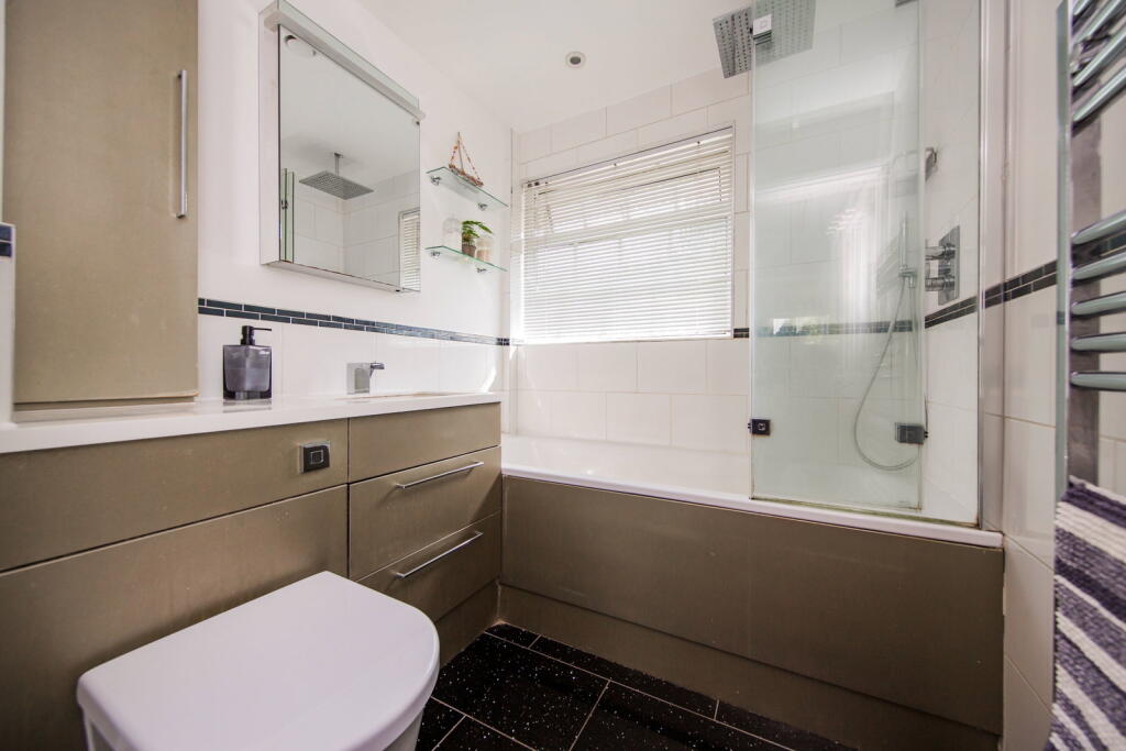 House in Tonbridge - More